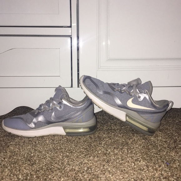 Nike AirMax - Picture 1 of 3